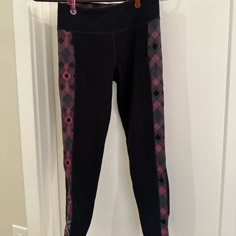 2XU Black Leggings with Pink Geometric Side Panels